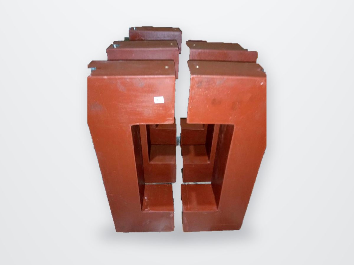 Split-core resin-cast current transformer